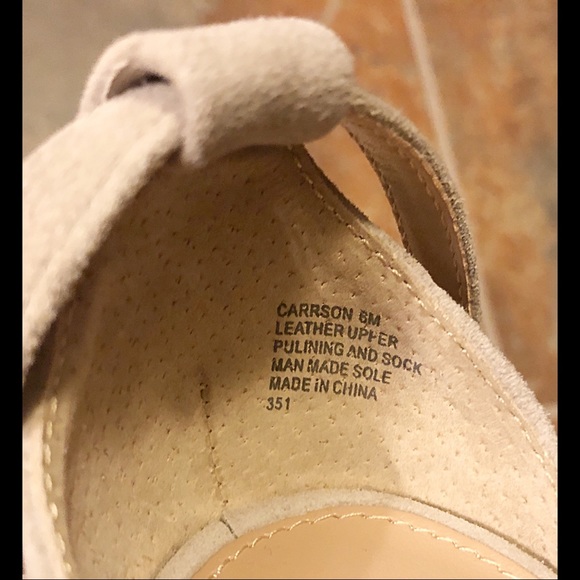 **SOLD** Steve Madden Heels 🌼 - Picture 4 of 4